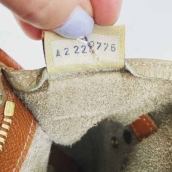 Vintage Dooney & Bourke Pebble Leather Purse - Picture 8 of 8